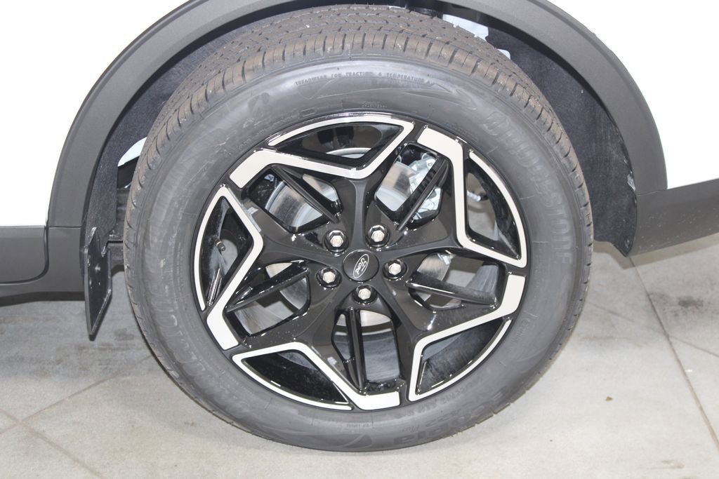 New 2026 Ford Escape Platinum w/ Premium Technology Package image 17