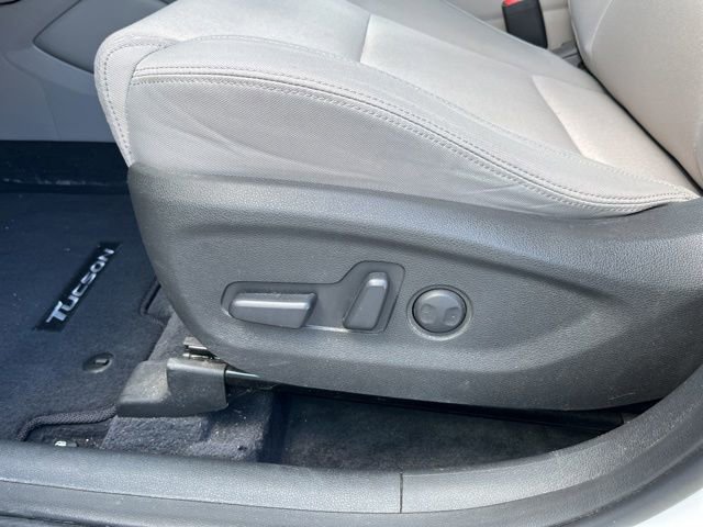 Used 2017 Hyundai Tucson Sport w/ Cargo Package AWD/4WD image 6