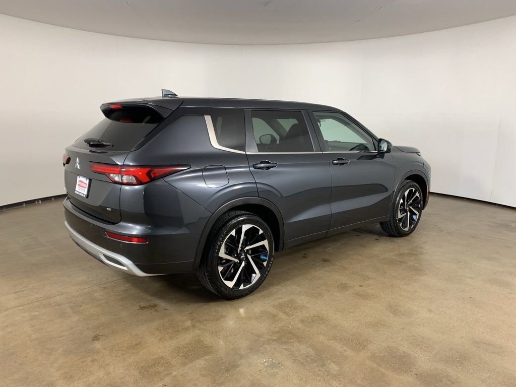 Used 2024 Mitsubishi Outlander SE image 8