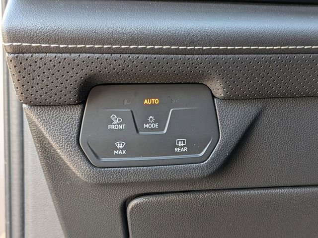 Used 2024 Volkswagen Atlas Cross Sport SE image 17