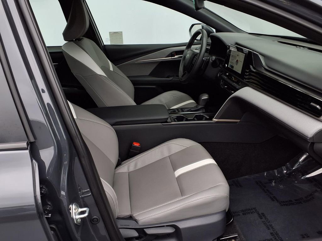 Used 2026 Toyota Camry SE FWD image 24