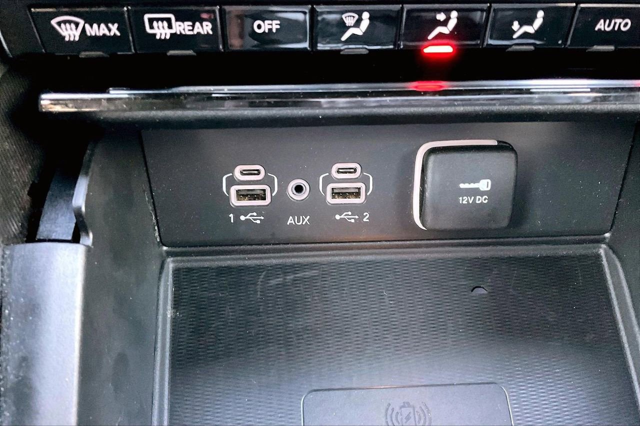 Certified 2025 Jeep Grand Cherokee L Altitude AWD/4WD image 18