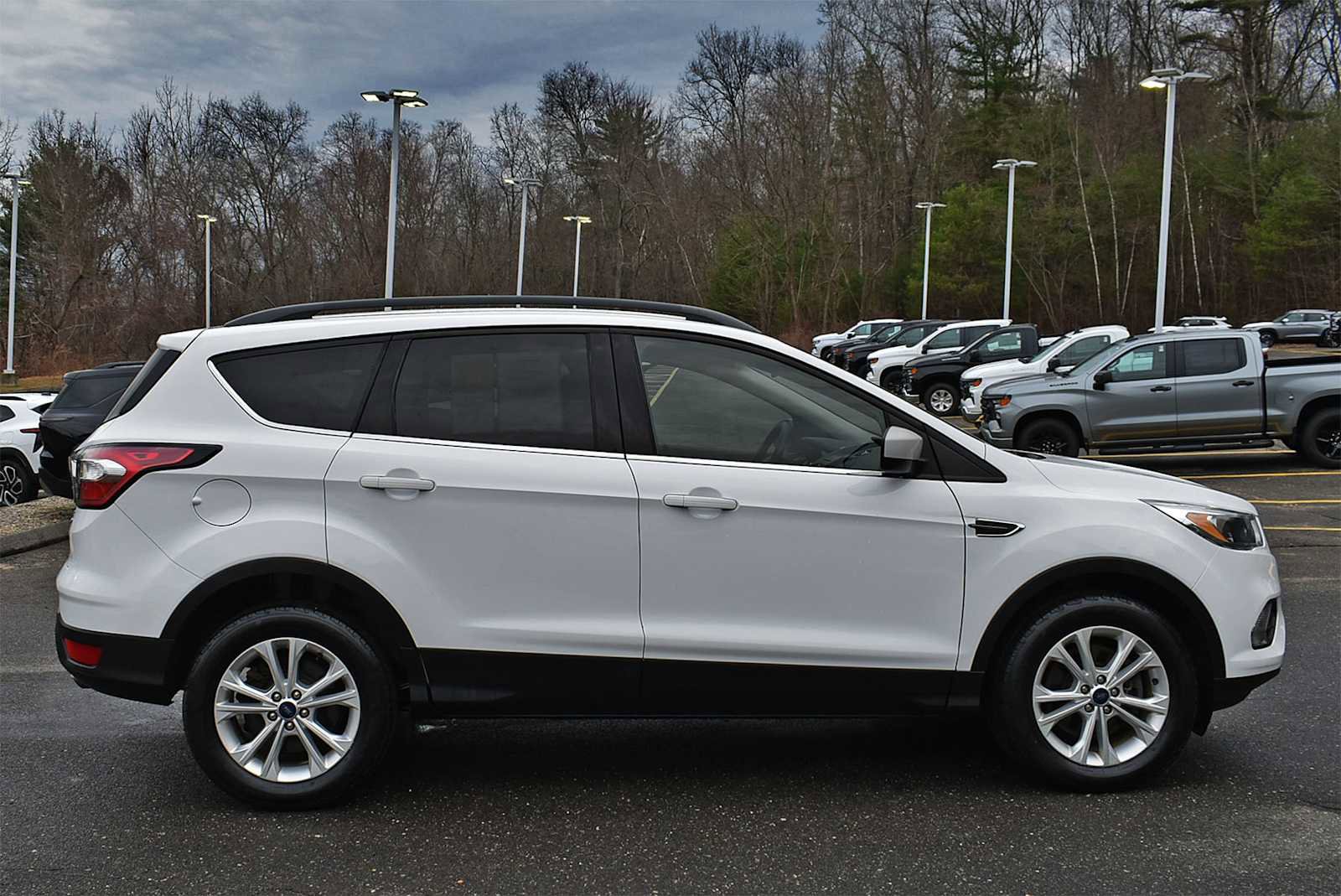 Used 2018 Ford Escape SE image 6