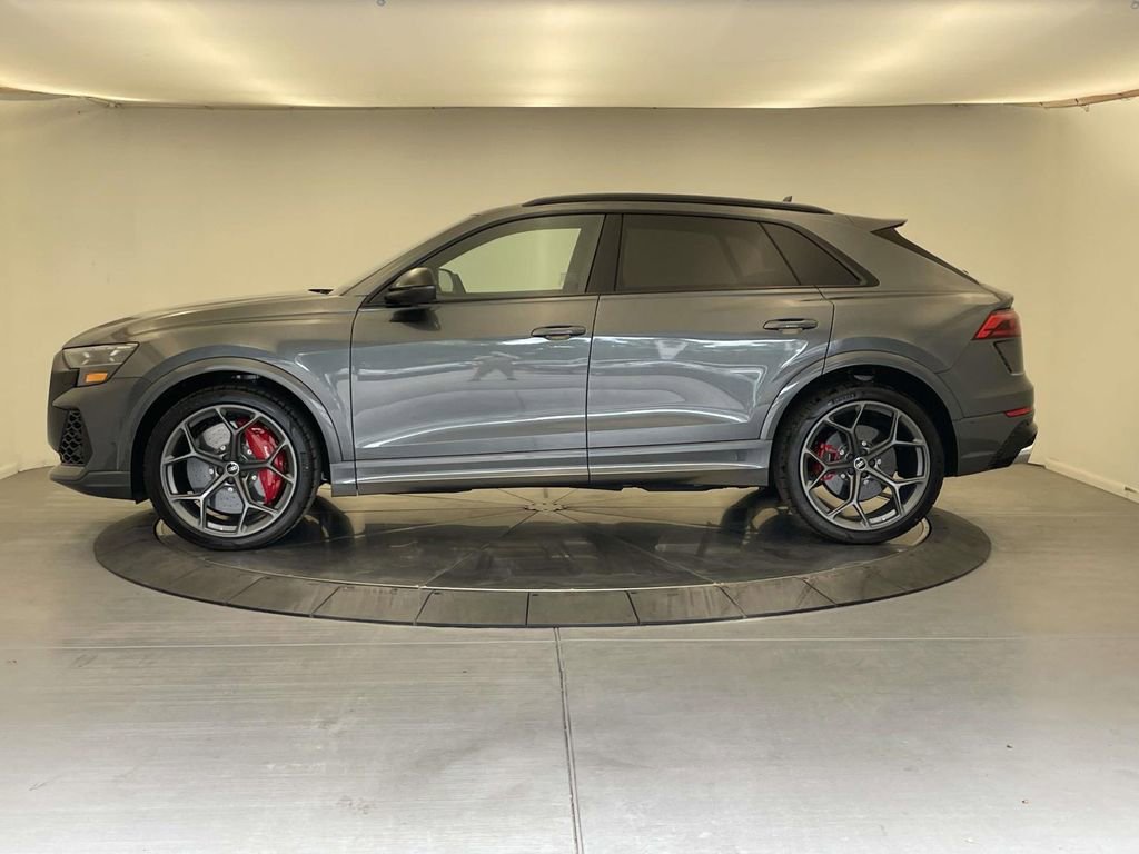 New 2025 Audi RS Q8 performance image 2