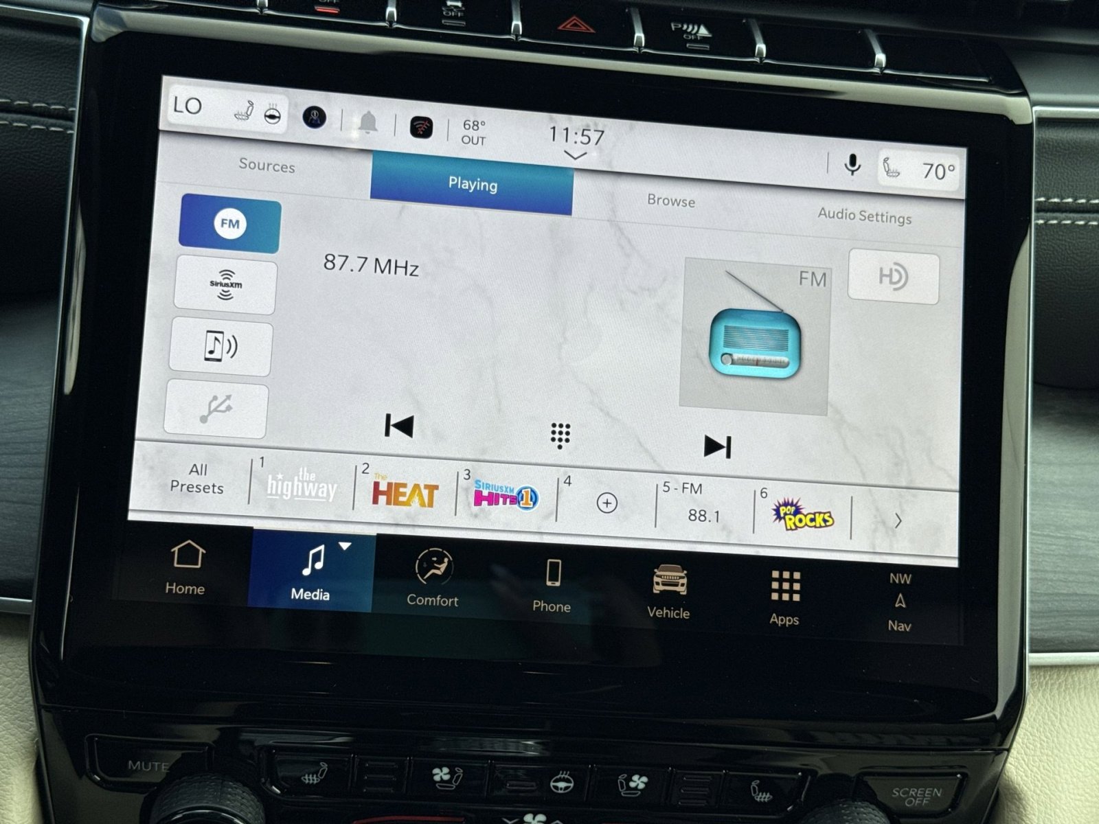 New 2025 Jeep Grand Cherokee Limited w/ Luxury Tech Group II image 18