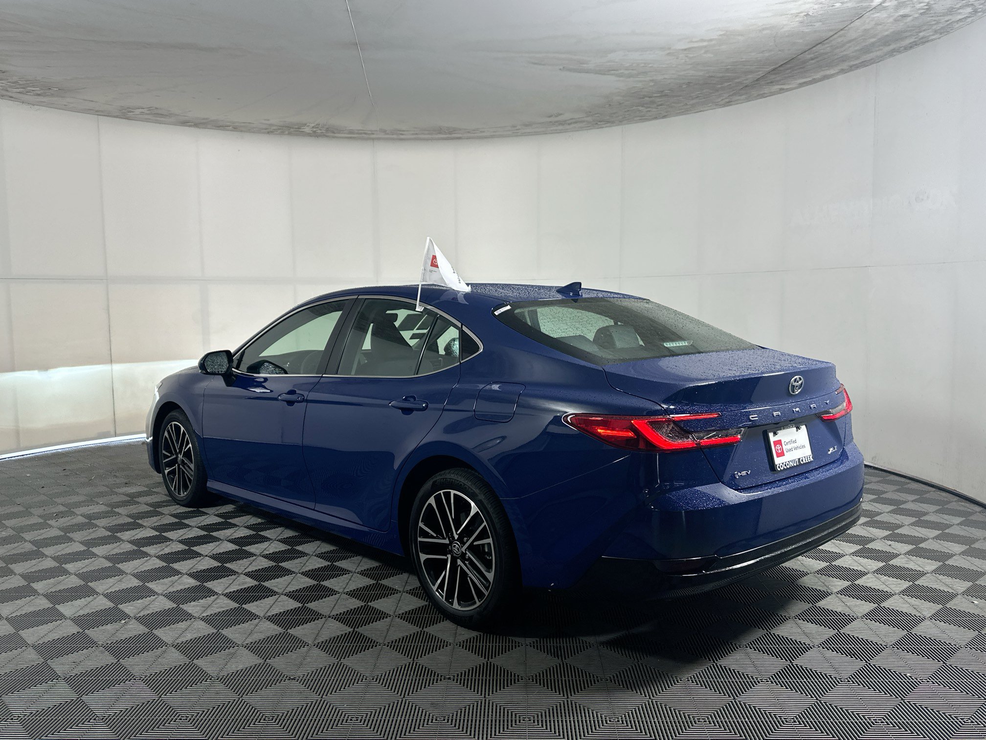Used 2026 Toyota Camry XLE FWD image 5