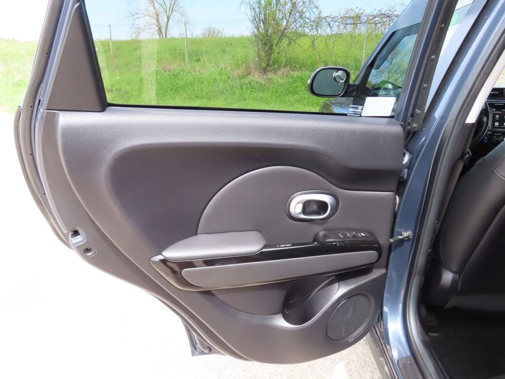 Used 2016 Kia Soul ! w/ Premium Package FWD image 35
