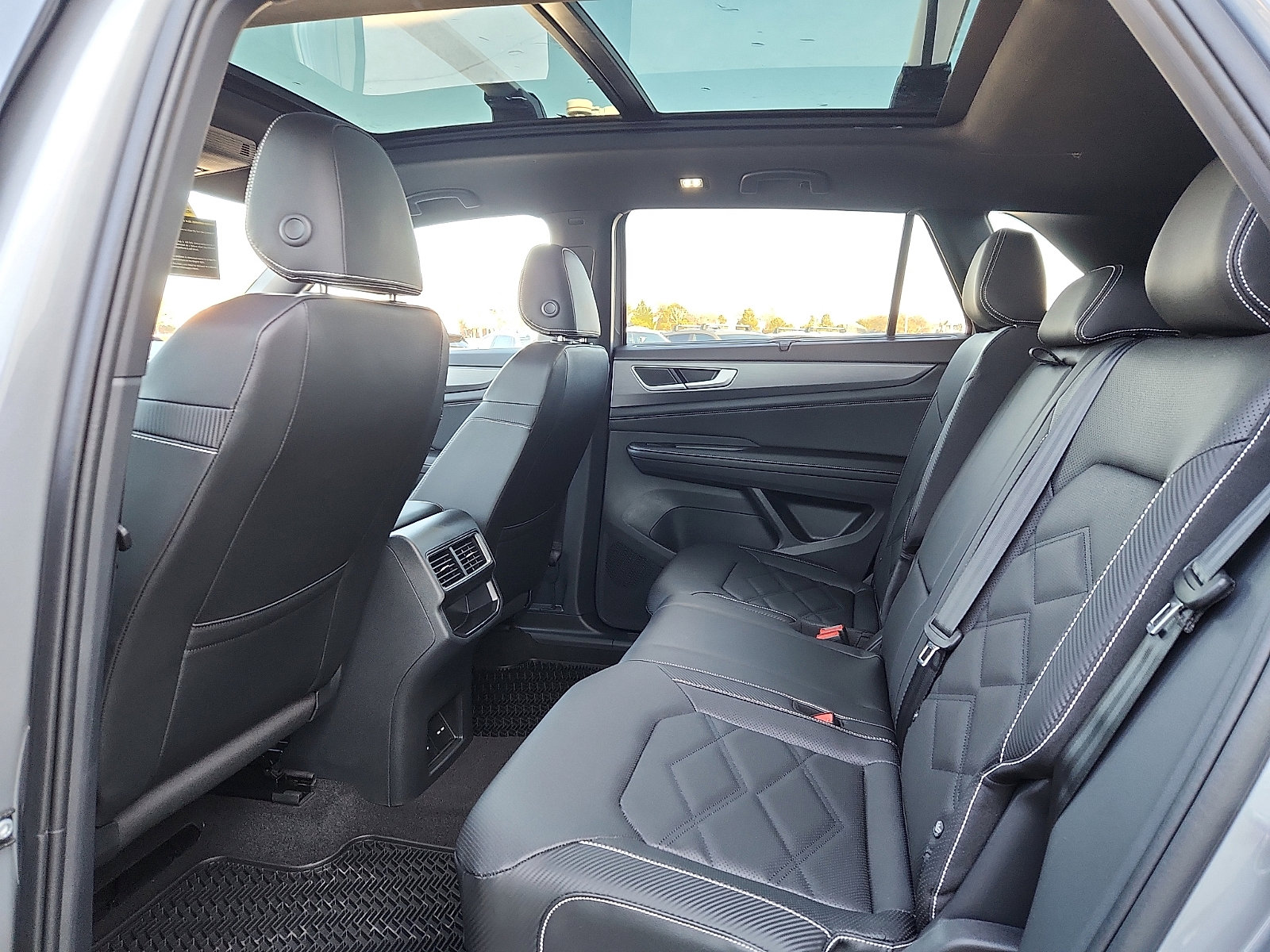 New 2026 Volkswagen Atlas Cross Sport SE image 12