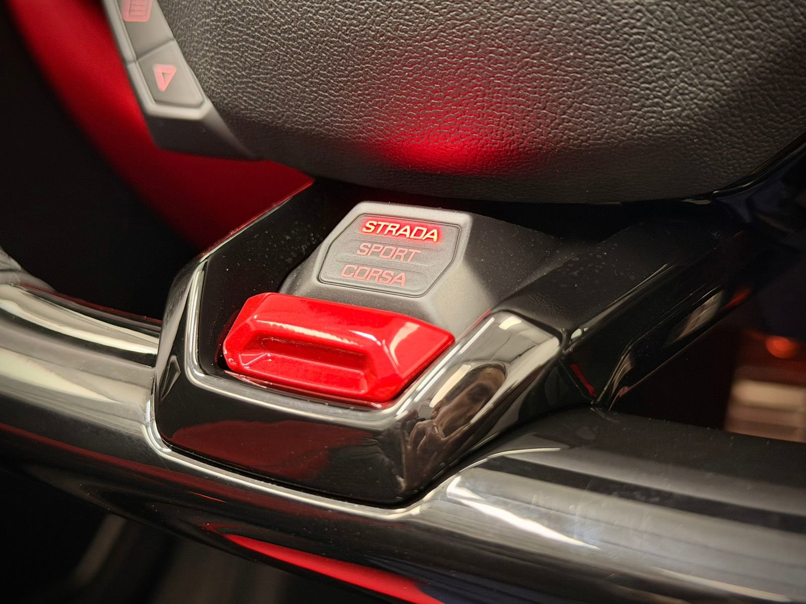 Used 2024 Lamborghini Huracan EVO image 33