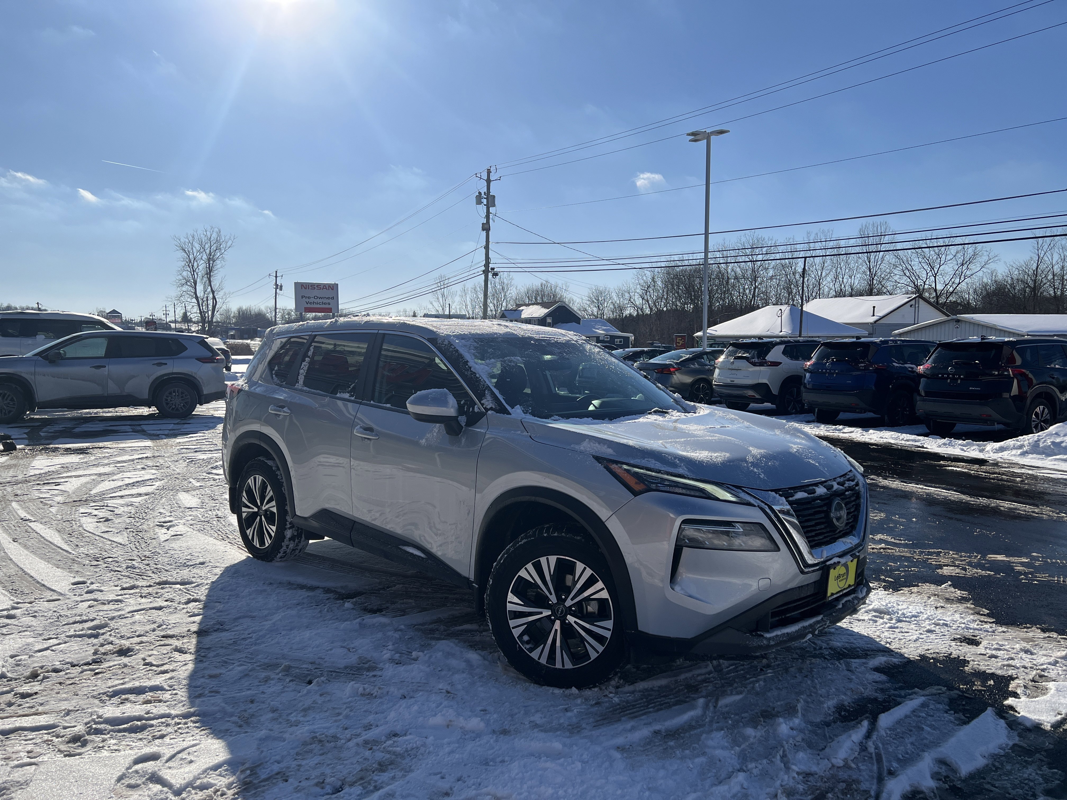 Used 2023 Nissan Rogue SV image 14