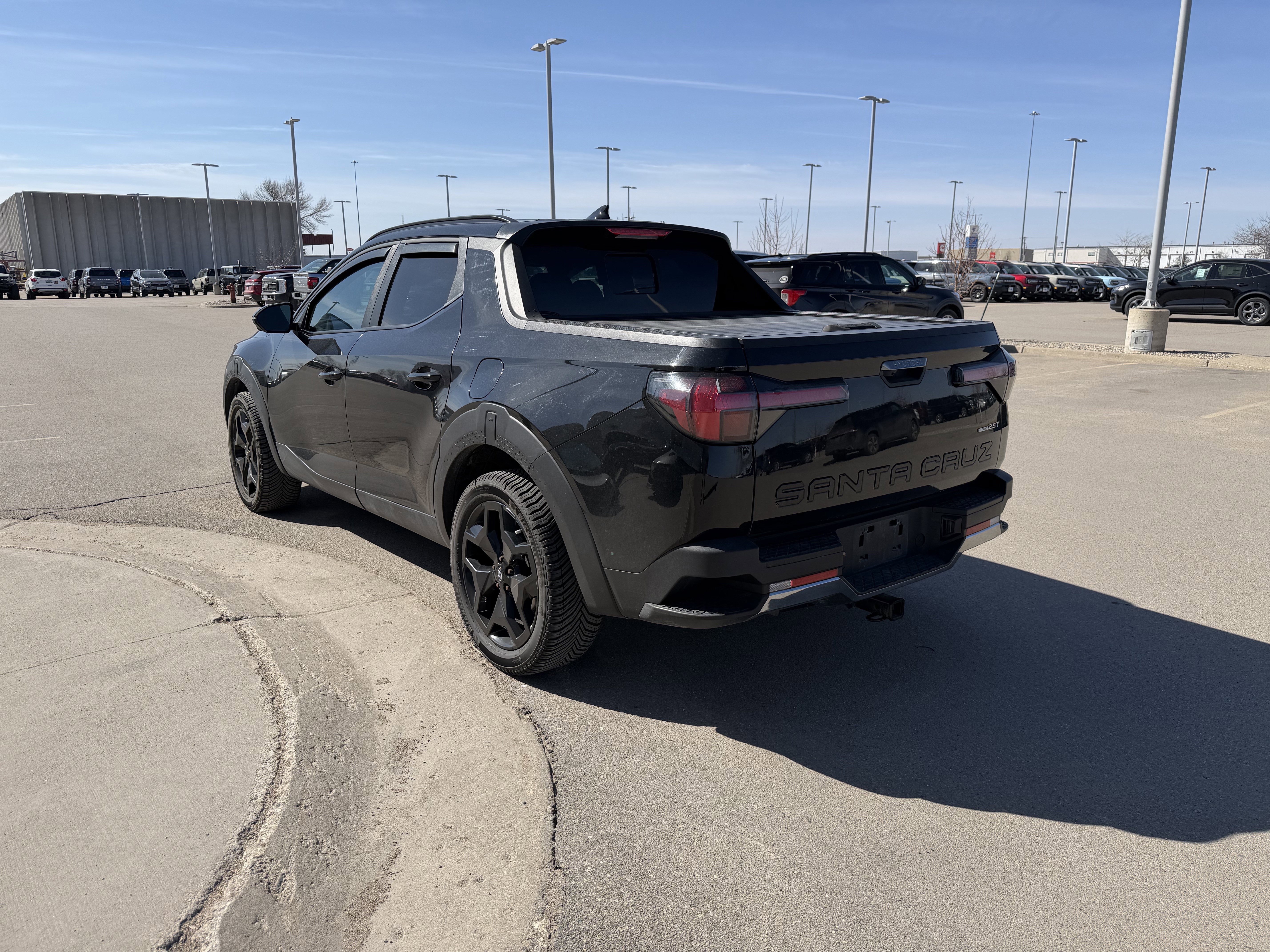 Used 2023 Hyundai Santa Cruz Limited image 3