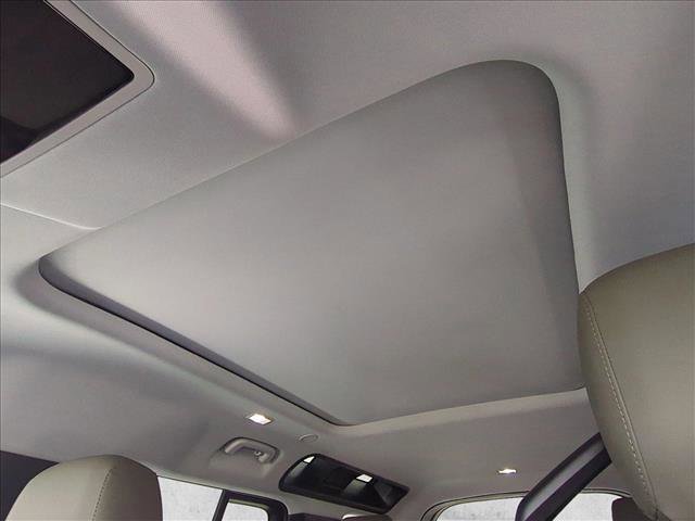 Certified 2025 Land Rover Defender 110 S AWD/4WD image 23