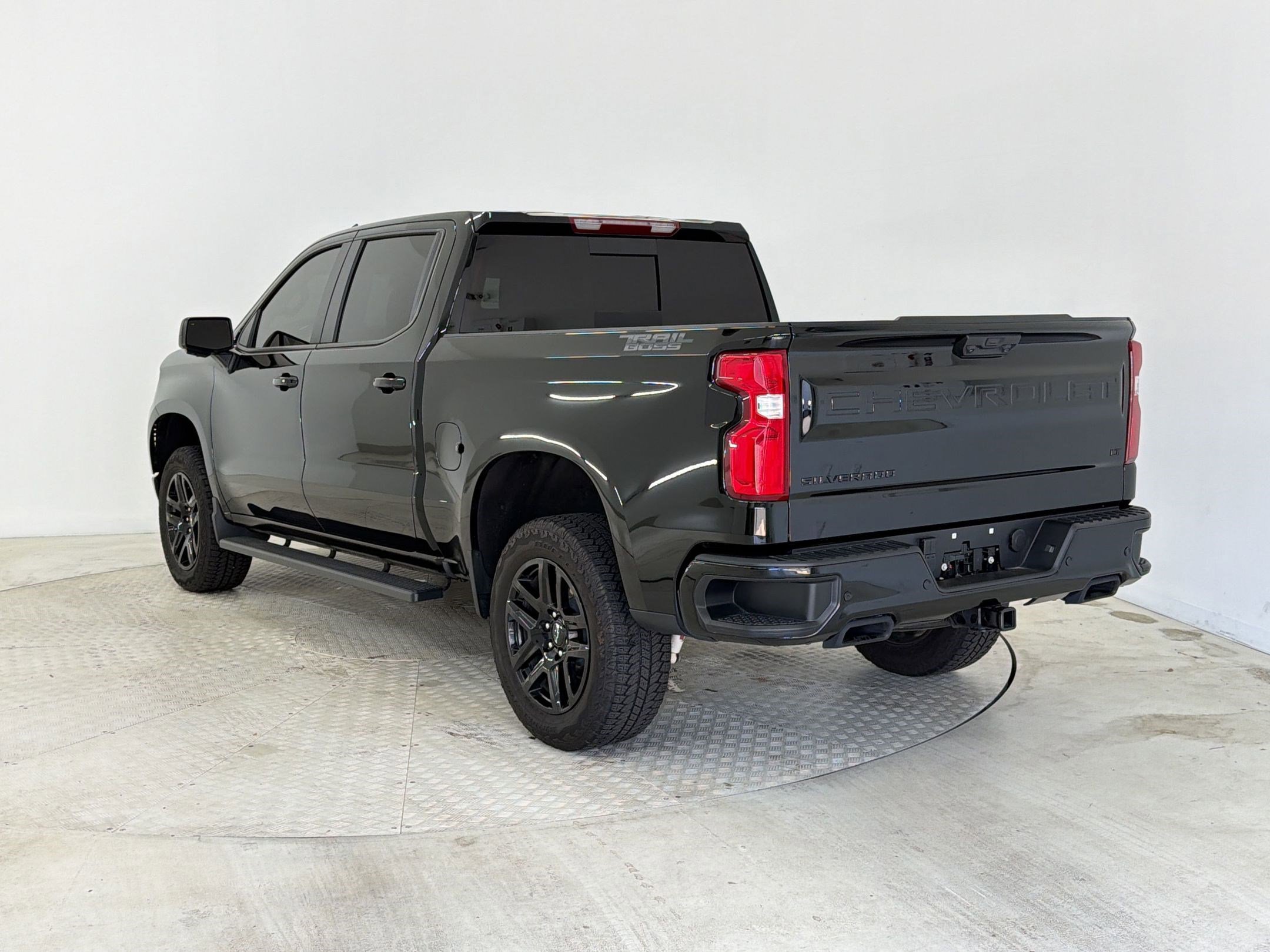 Used 2025 Chevrolet Silverado 1500 LT Trail Boss w/ LT Trail Boss Premium Package image 3