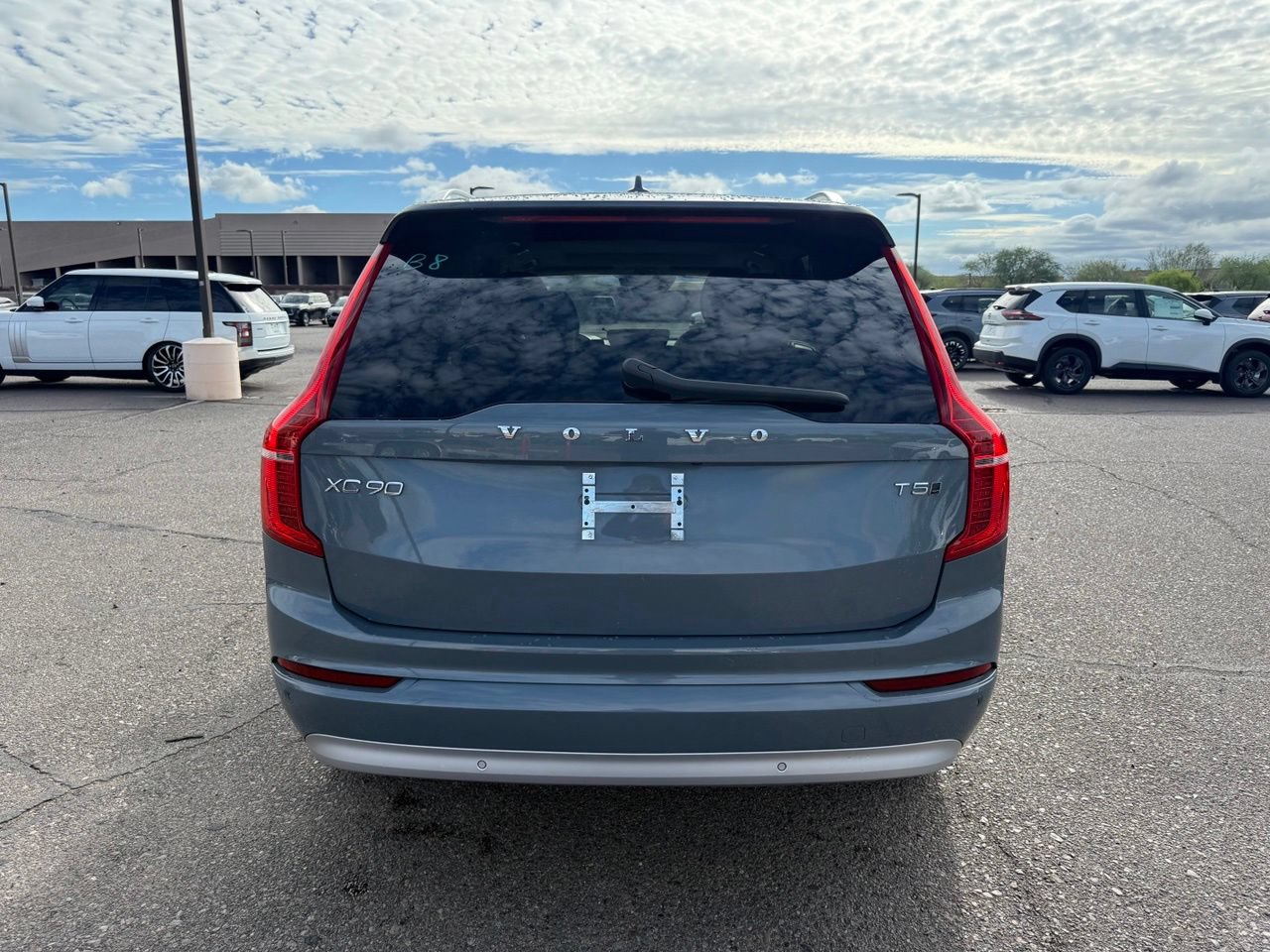 Used 2022 Volvo XC90 T5 Momentum AWD/4WD image 6
