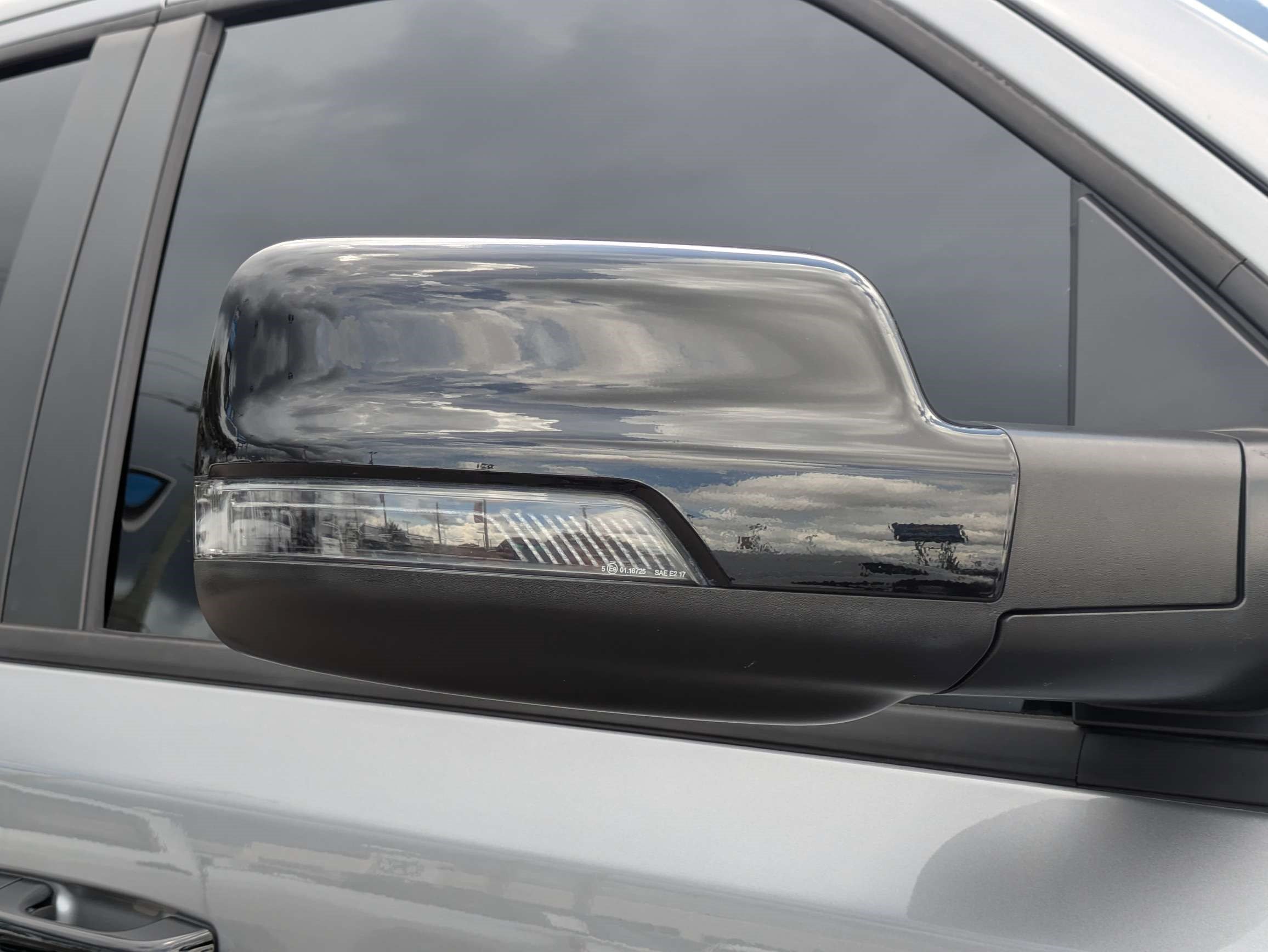 Used 2023 RAM 1500 Limited AWD/4WD image 11