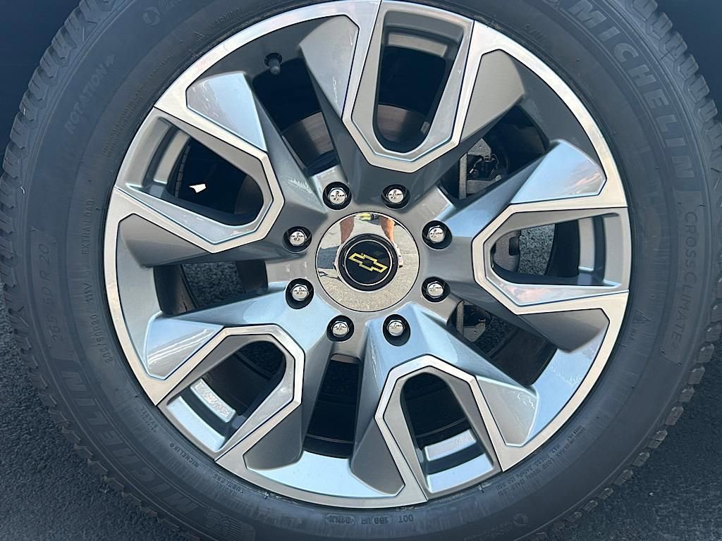 New 2025 Chevrolet Express 2500 Extended w/ Driver Convenience Package image 23