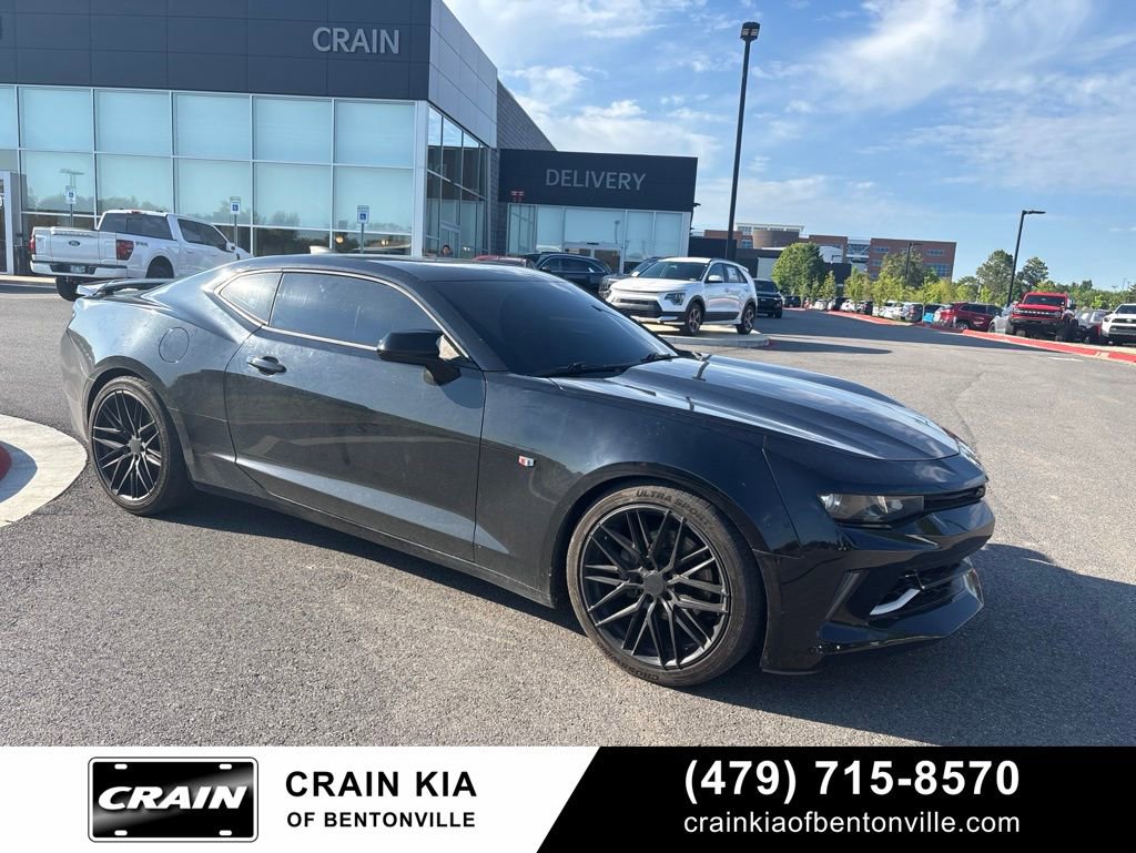 Used 2018 Chevrolet Camaro LT RWD image 1