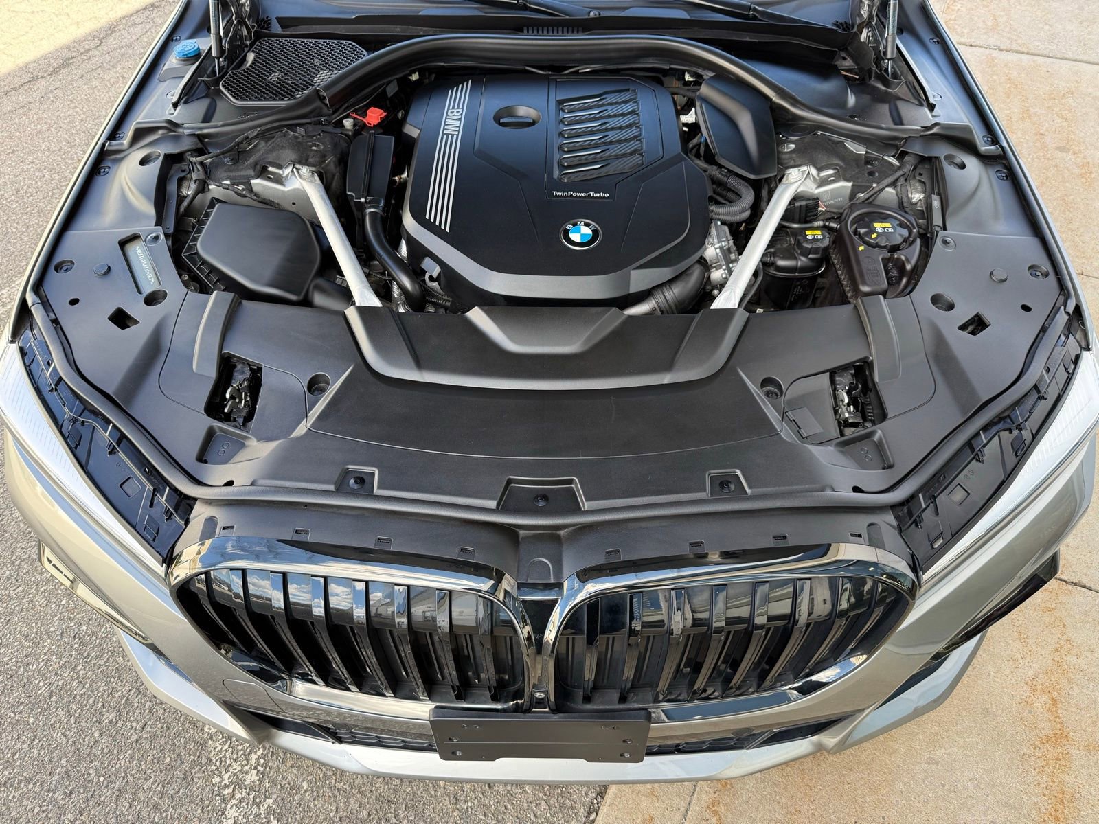 Used 2022 BMW 740i xDrive w/ M Sport Package image 45