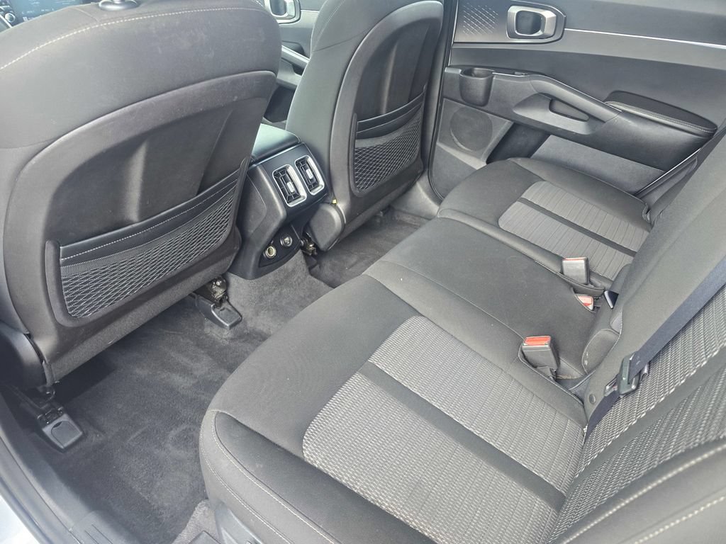 Used 2022 Kia Sorento LX FWD image 13