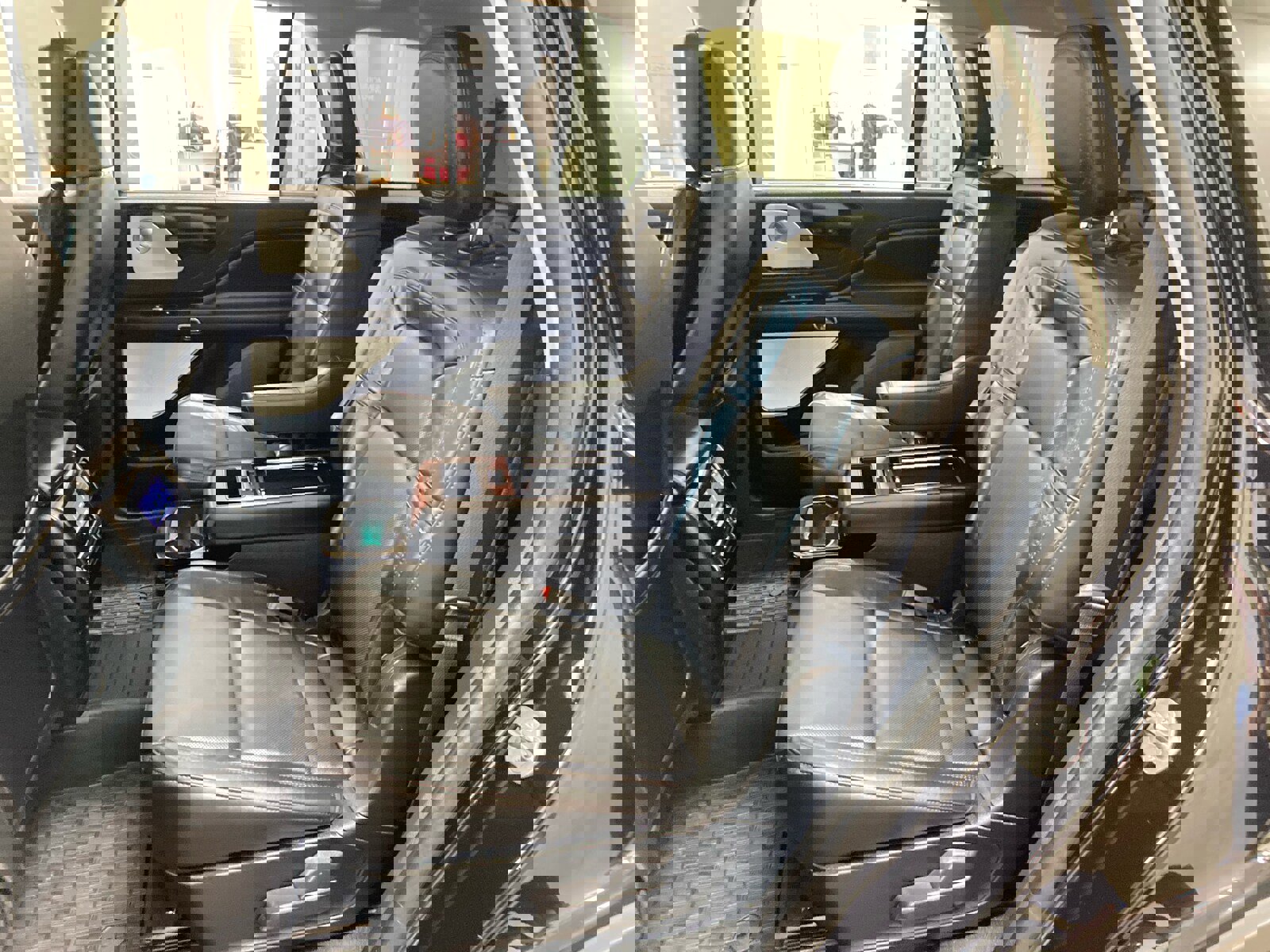 Used 2023 Lincoln Aviator Reserve w/ Equipment Group 201A image 9