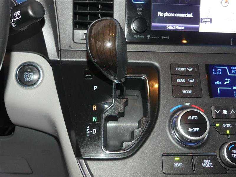Used 2017 Toyota Sienna XLE Premium AWD/4WD image 38
