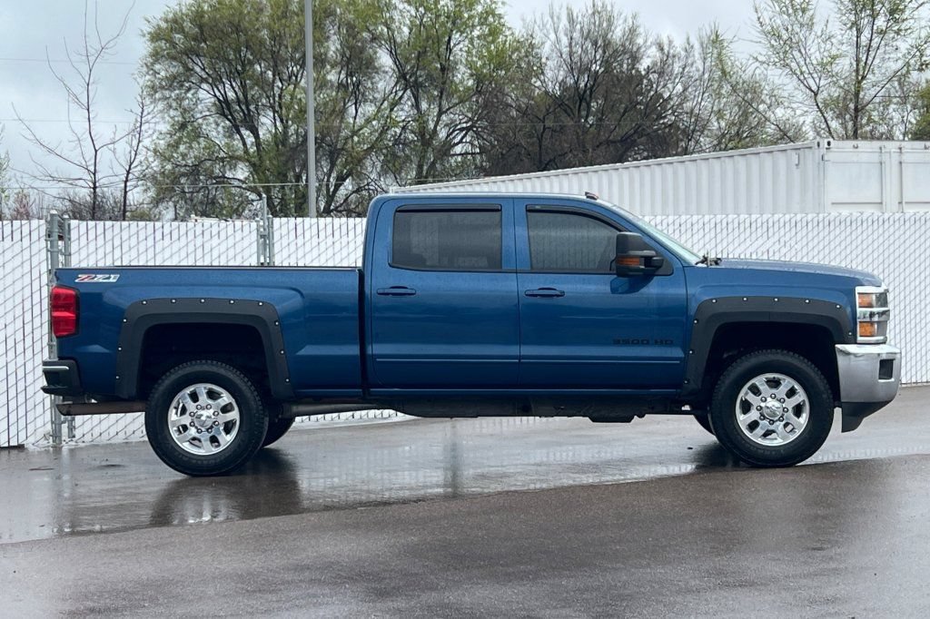 Used 2015 Chevrolet Silverado 3500 LT w/ LT Convenience Package AWD/4WD image 3