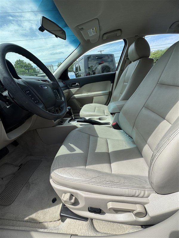 Used 2007 Ford Fusion SE FWD image 10