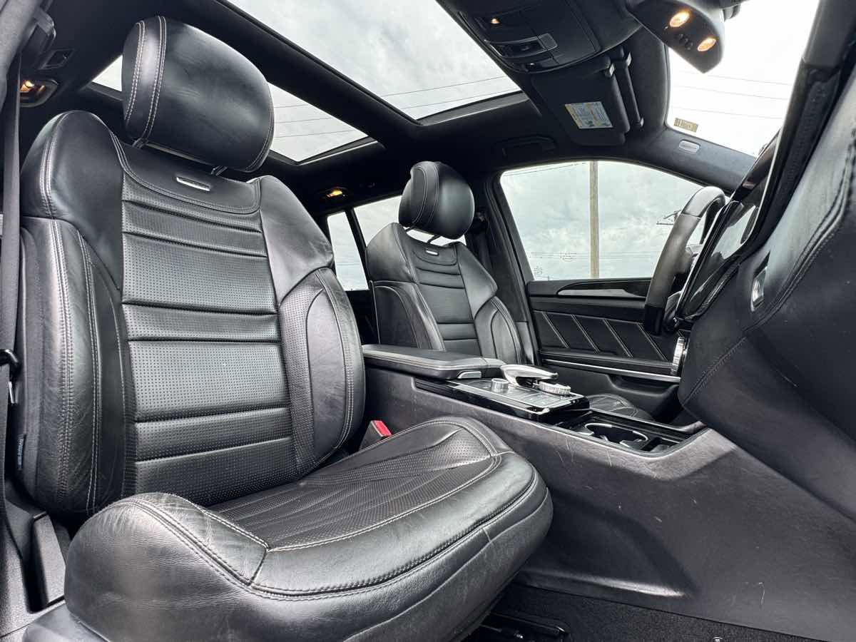 Used 2019 Mercedes-Benz GLS 63 AMG 4MATIC w/ AMG Night Styling Package image 34