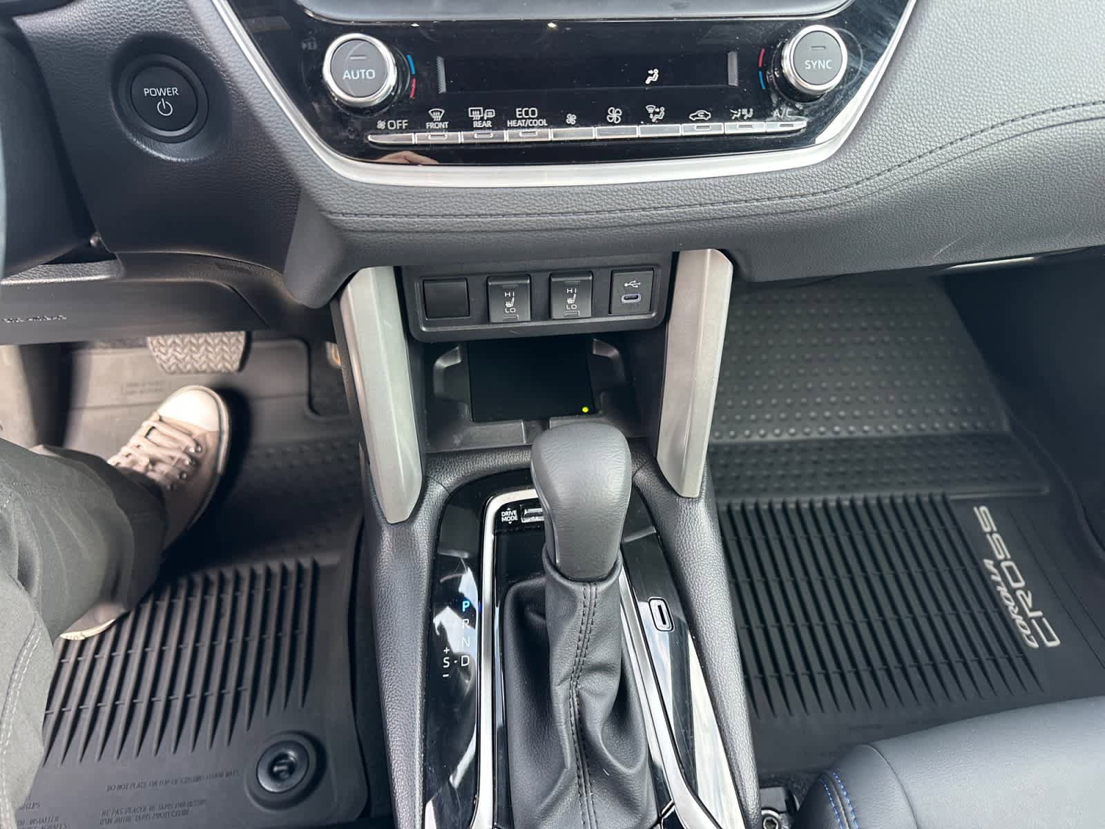 Used 2025 Toyota Corolla Cross AWD Hybrid image 12