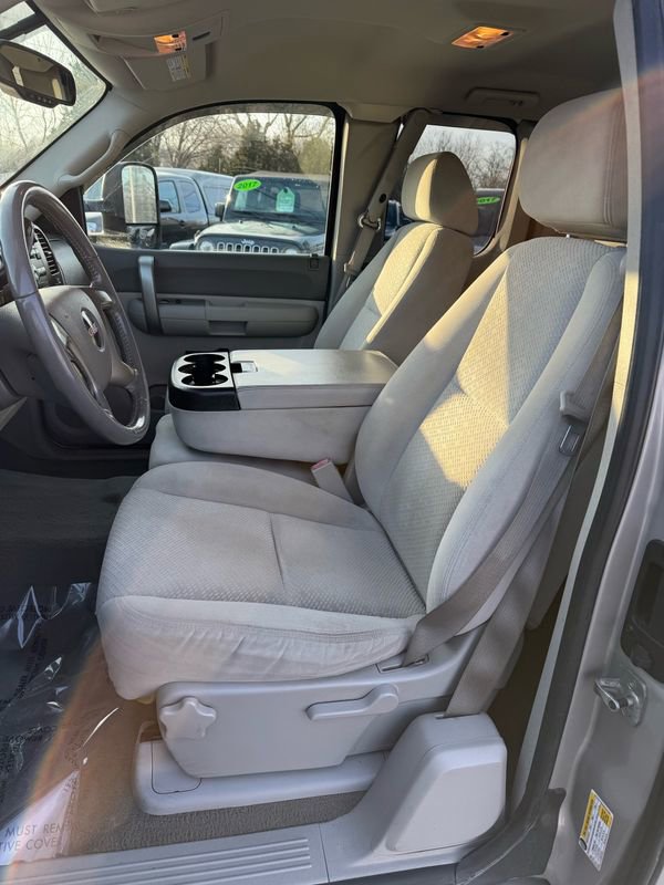 Used 2007 GMC Sierra 2500 SLE w/ Snow Plow Prep Package image 9