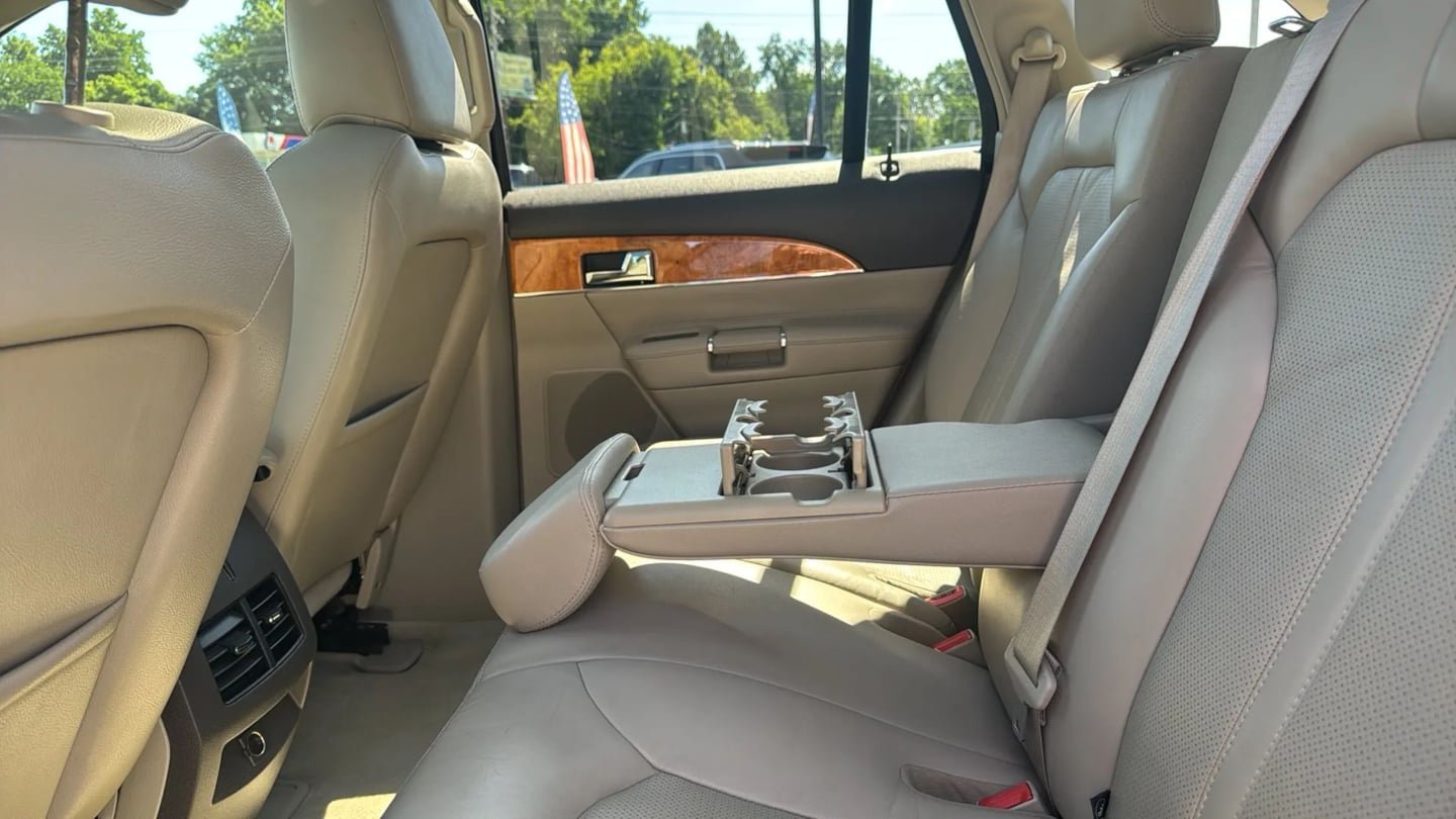 Used 2012 Lincoln MKX FWD w/ Wood Pkg image 24