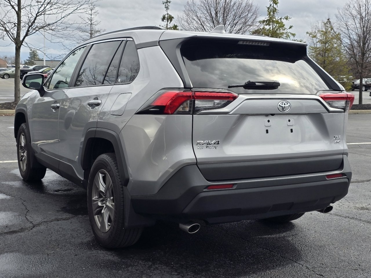 Used 2023 Toyota RAV4 XLE w/ Convenience Package image 5