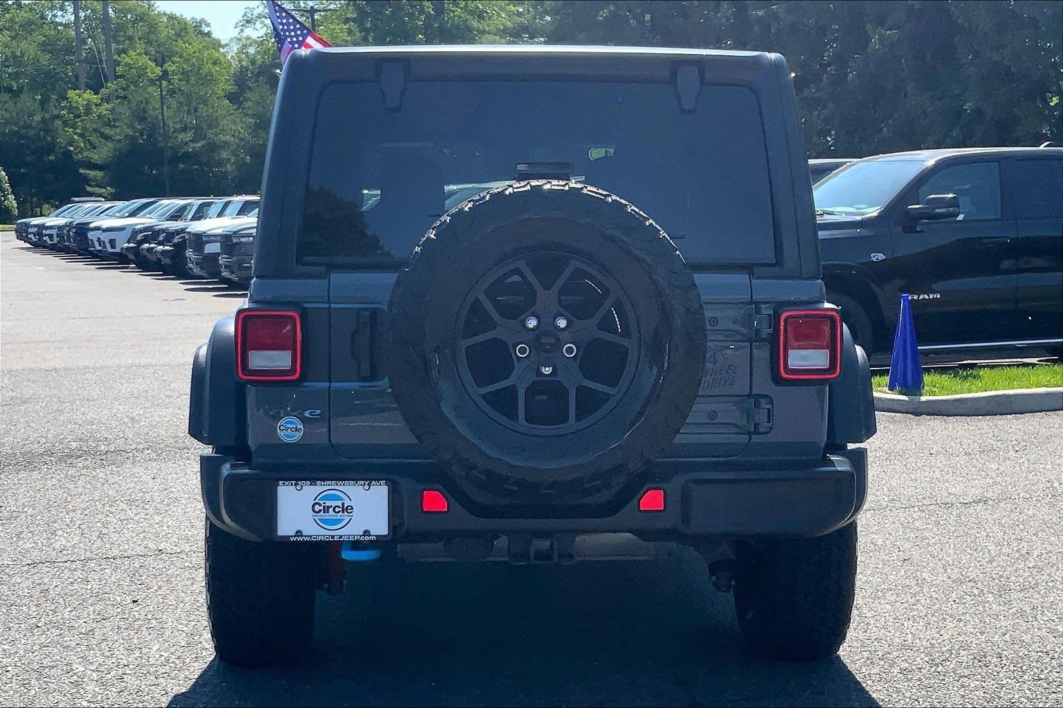 Used 2024 Jeep Wrangler Unlimited AWD/4WD image 4