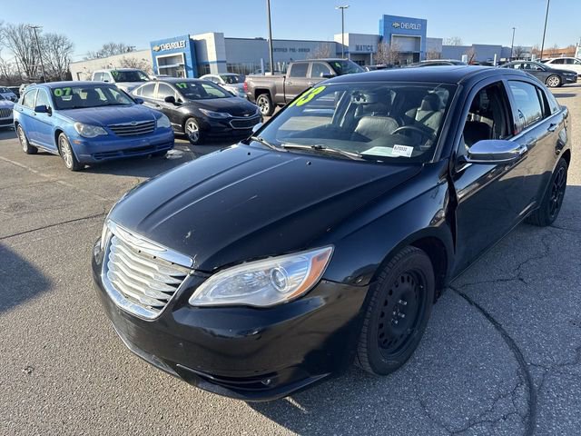 Used 2013 Chrysler 200 Limited w/ Sun & Sound Pkg image 5