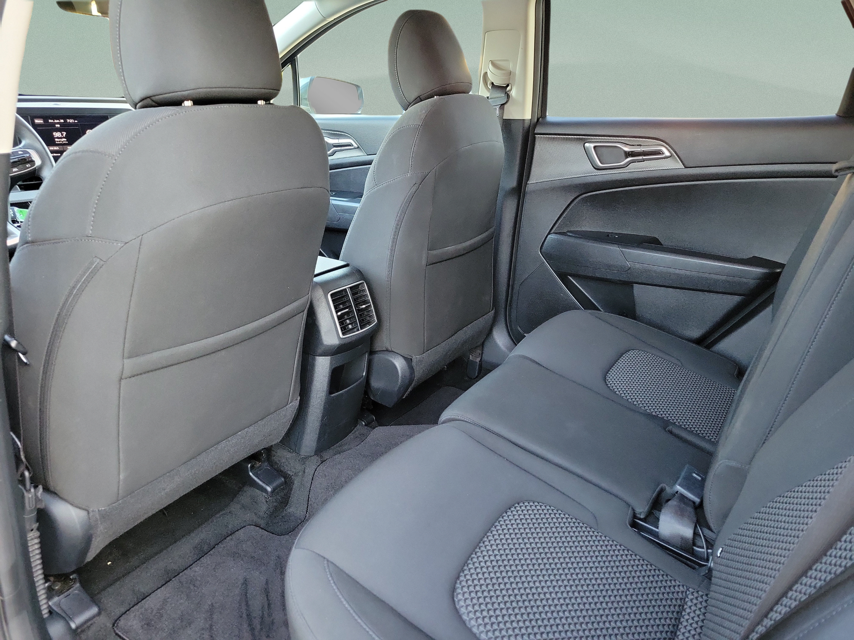 Certified 2024 Kia Sportage LX FWD image 6