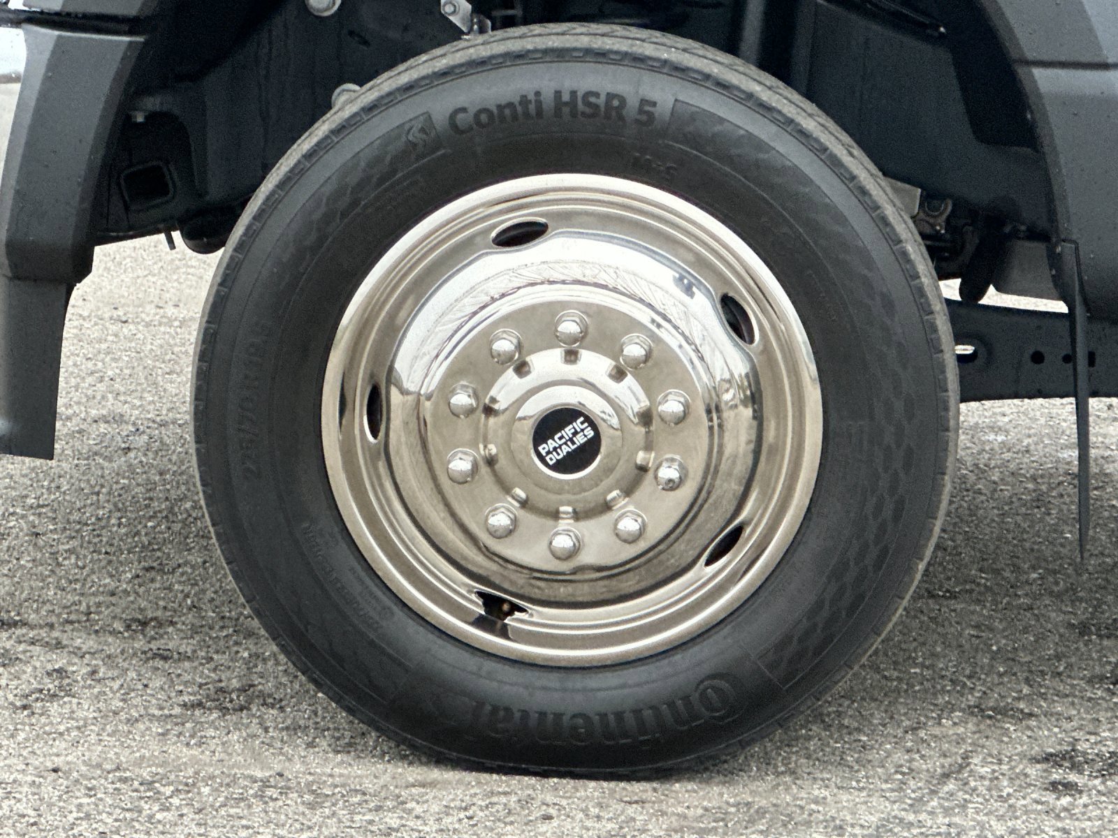 Certified 2024 Ford F550 image 23