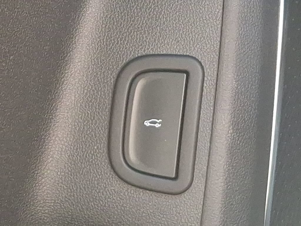 Certified 2025 Chevrolet Traverse RS AWD/4WD image 28