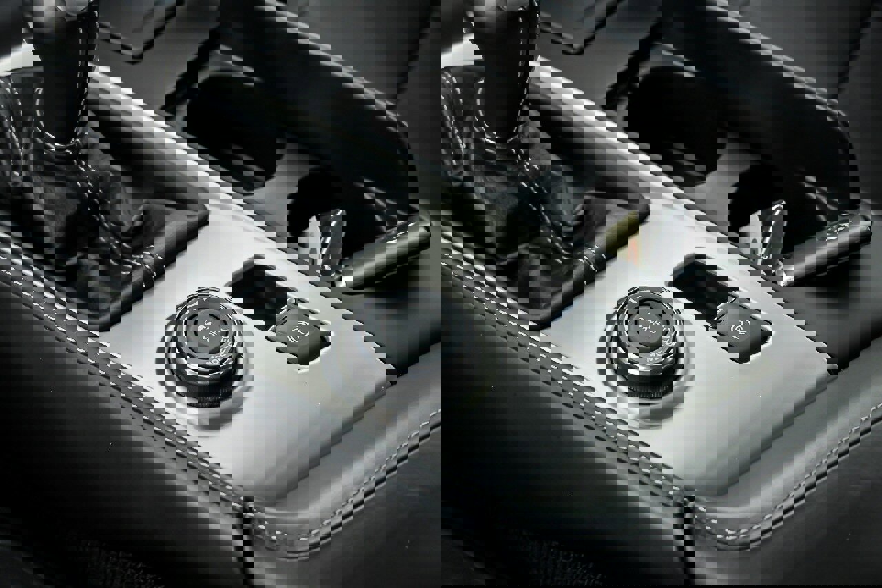 Used 2015 Chevrolet Corvette Z06 w/ 3LZ Preferred Equipment Group image 35