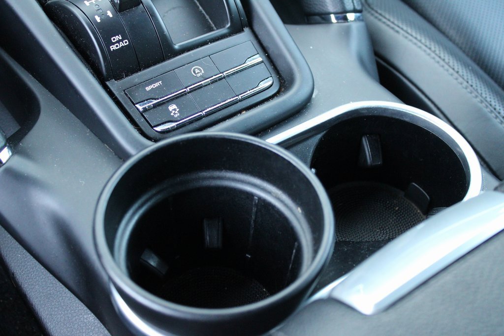 Certified 2016 Porsche Cayenne image 32