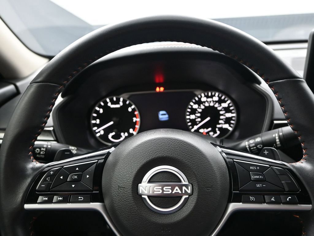 Used 2024 Nissan Altima 2.5 SR w/ SR Premium Package image 15