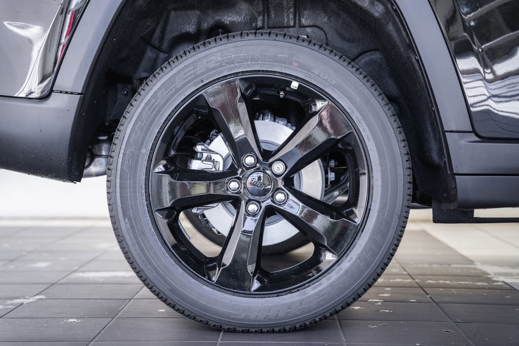 New 2025 Jeep Grand Cherokee 4WD image 17