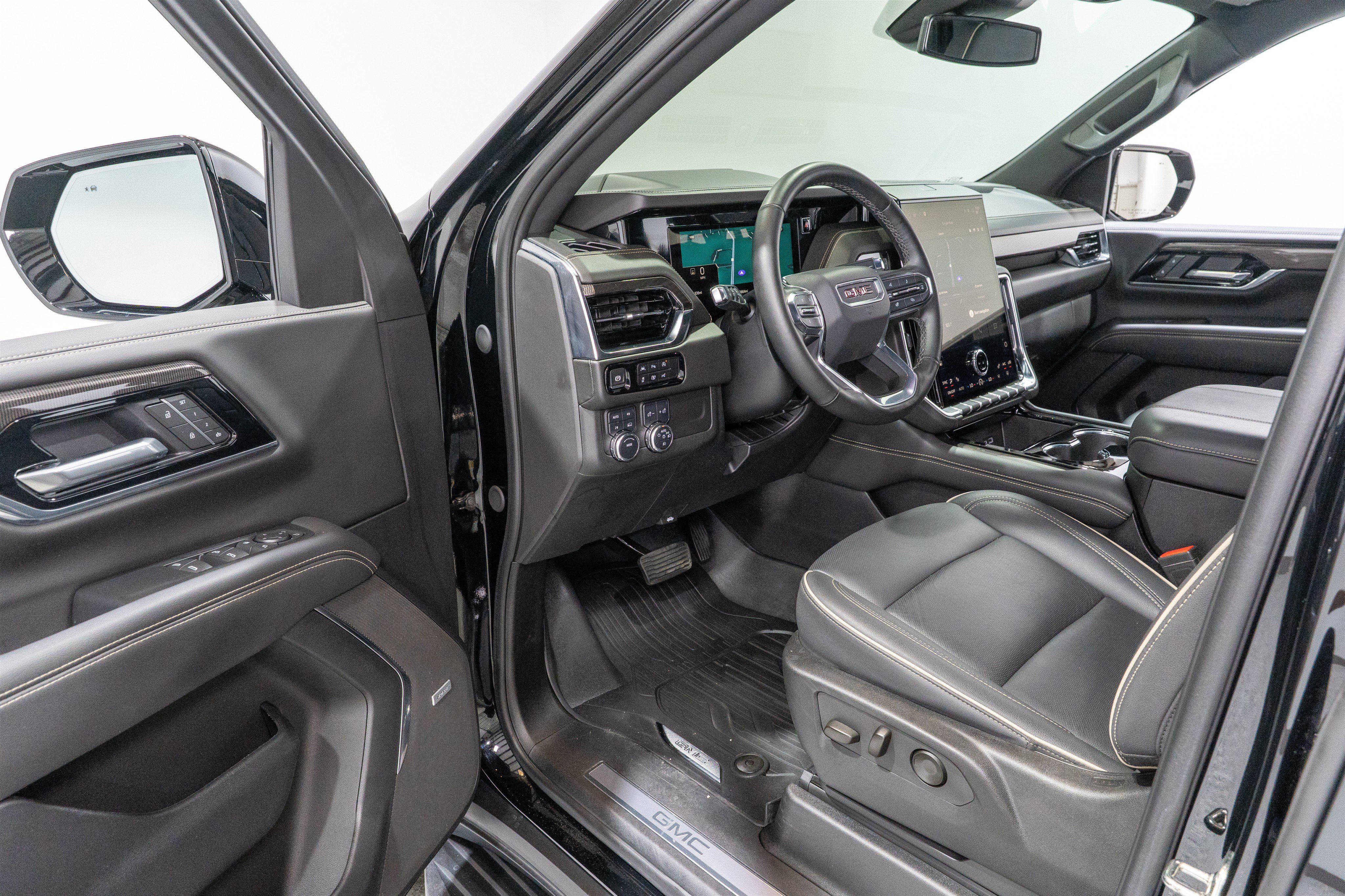 Used 2025 GMC Yukon Elevation AWD/4WD image 12