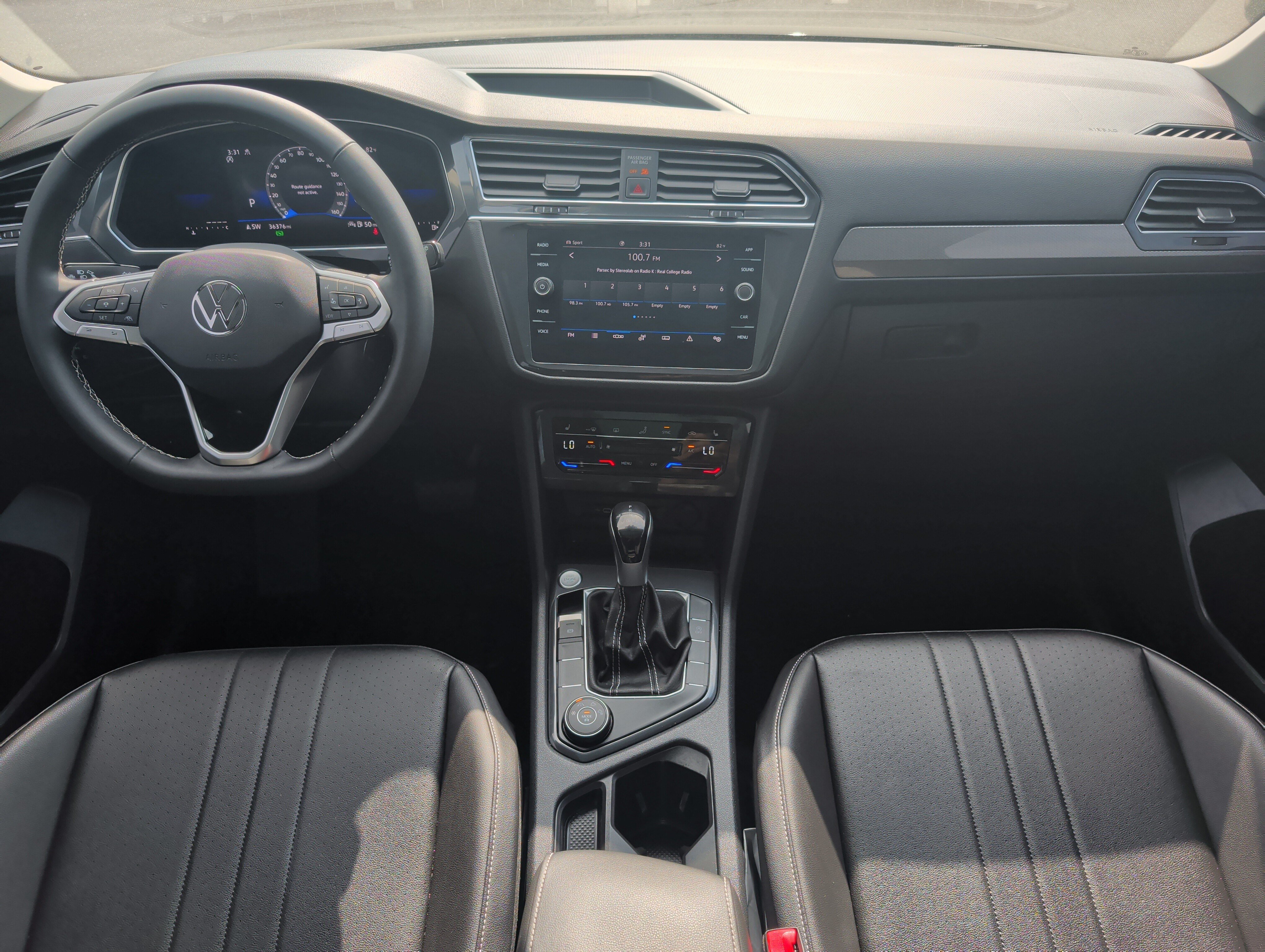 Used 2022 Volkswagen Tiguan SE w/ Panoramic Sunroof Package AWD/4WD image 10