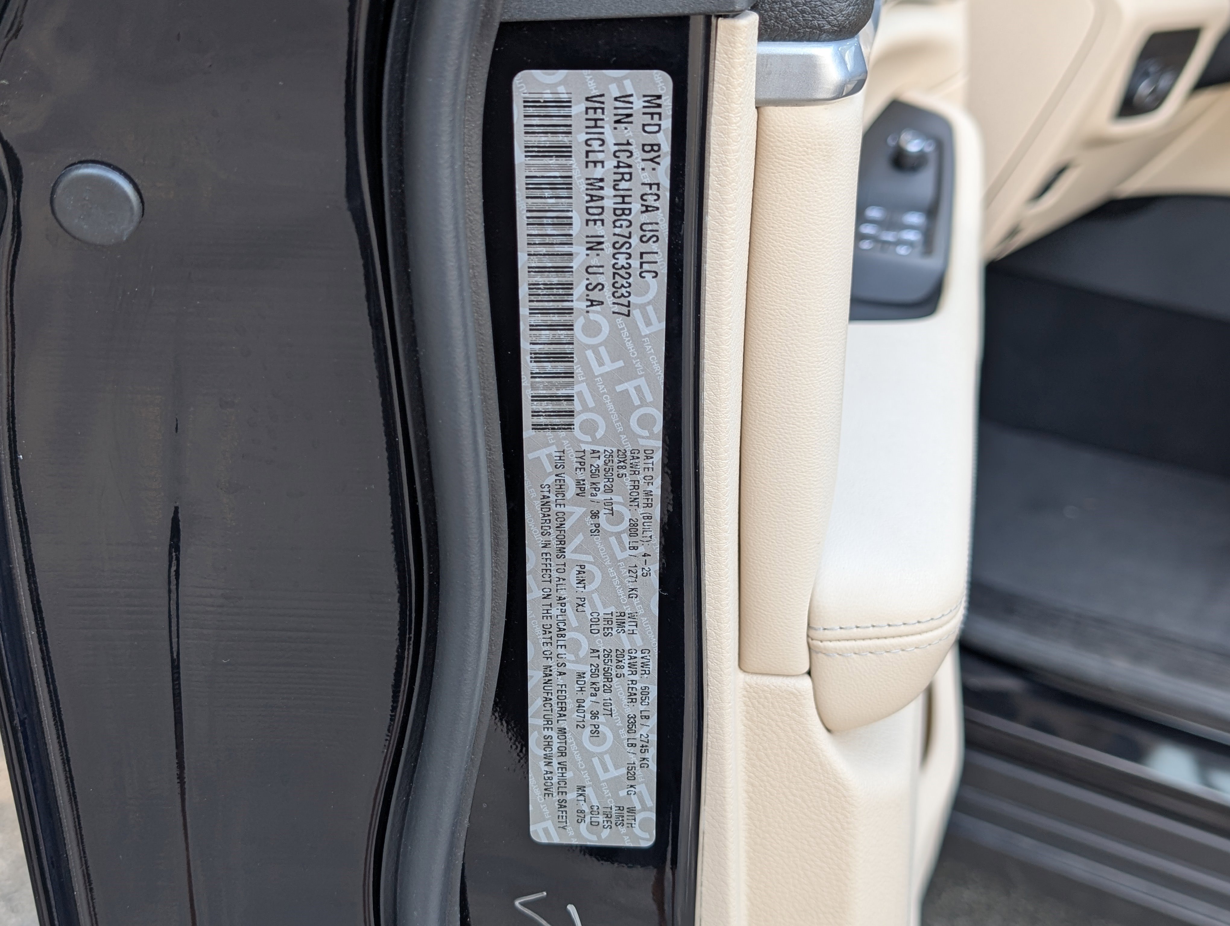 Used 2025 Jeep Grand Cherokee Limited w/ Luxury Tech Group II AWD/4WD image 38