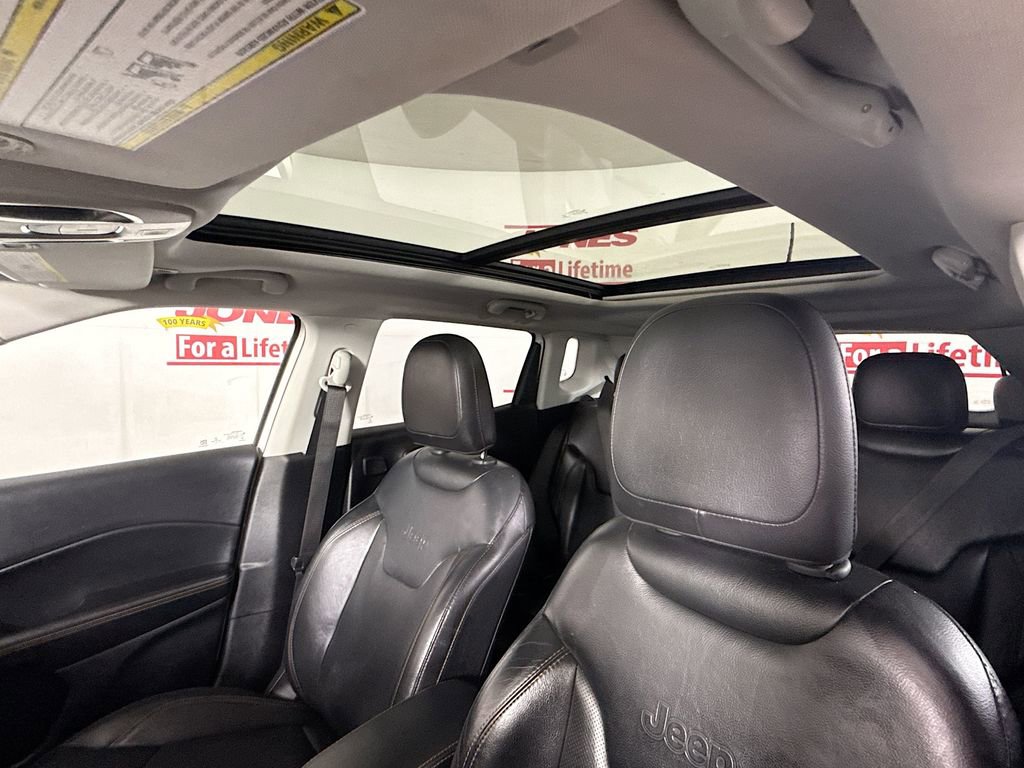 Used 2018 Jeep Compass Limited w/ Navigation Group AWD/4WD image 11