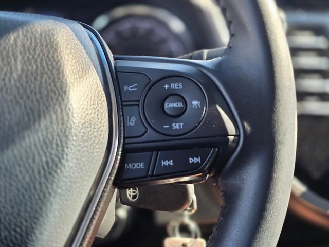 Used 2020 Toyota Camry SE image 24