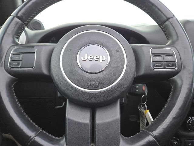 Used 2013 Jeep Wrangler Unlimited Sahara image 31