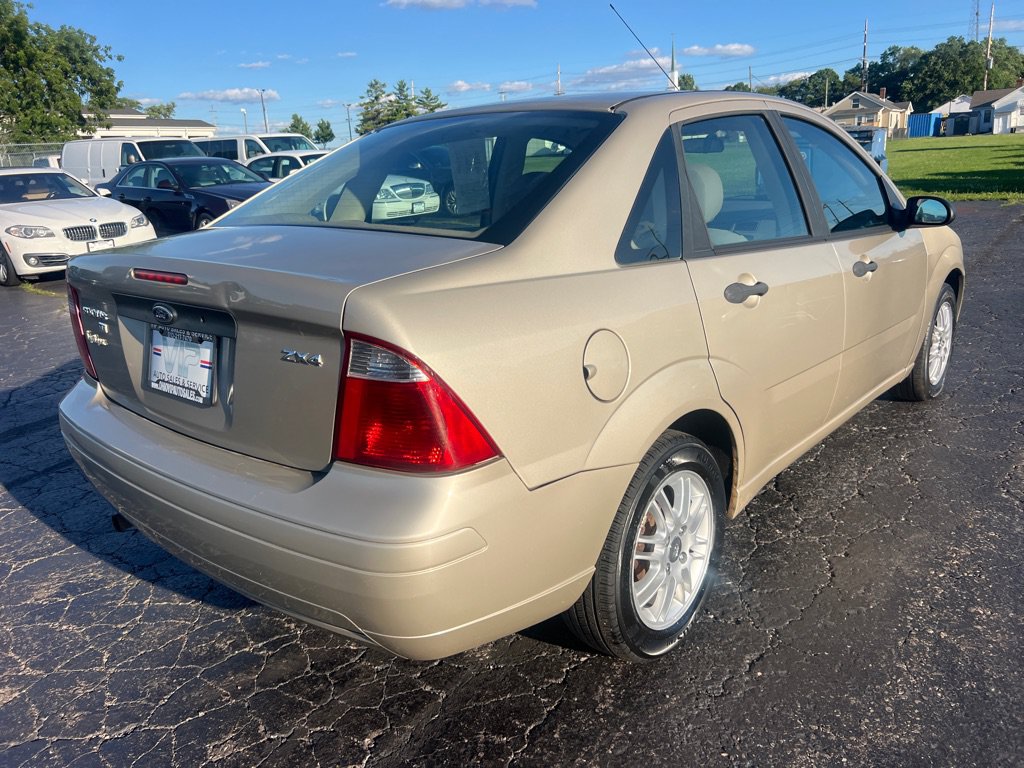 Used 2006 Ford Focus ZX4 Sedan FWD image 7