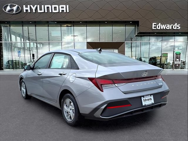 New 2026 Hyundai Elantra SE FWD image 4