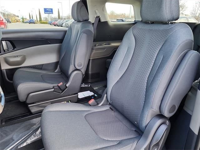 New 2026 Kia Carnival LX FWD image 15